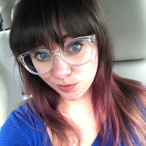 Meet your Posher, Beth - Picture 1 of 1